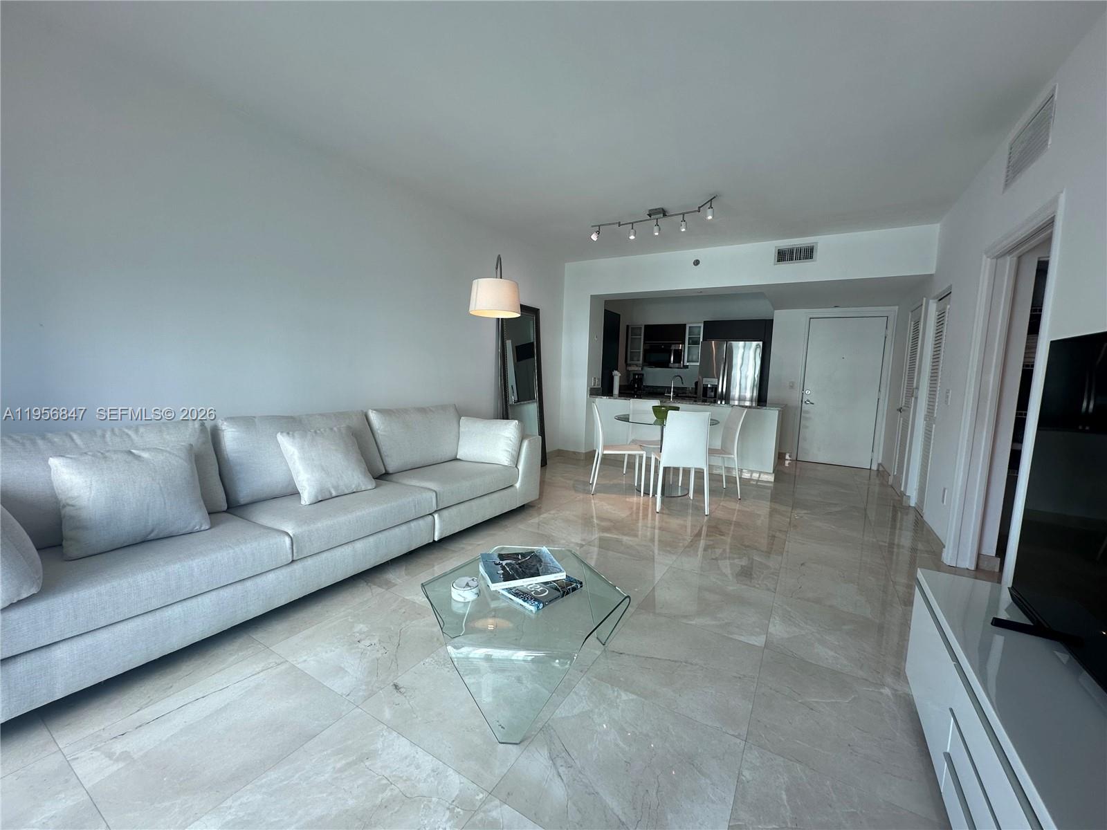 950 Brickell Bay Dr # 1402
