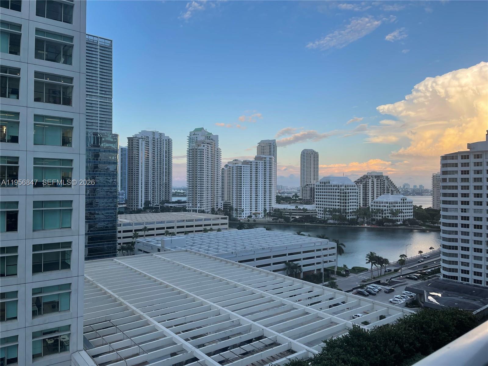 950 Brickell Bay Dr # 1402