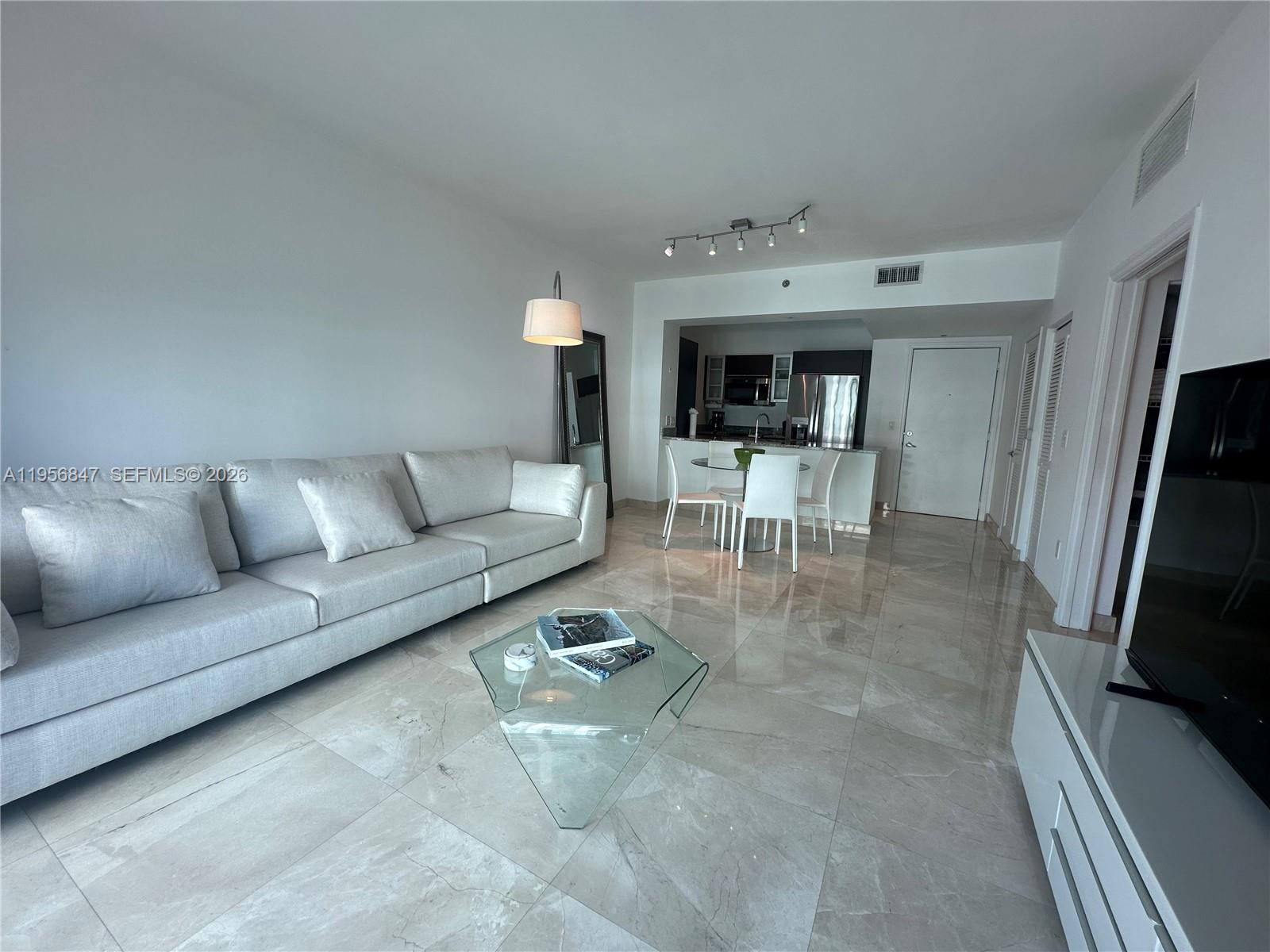 950 Brickell Bay Dr # 1402
