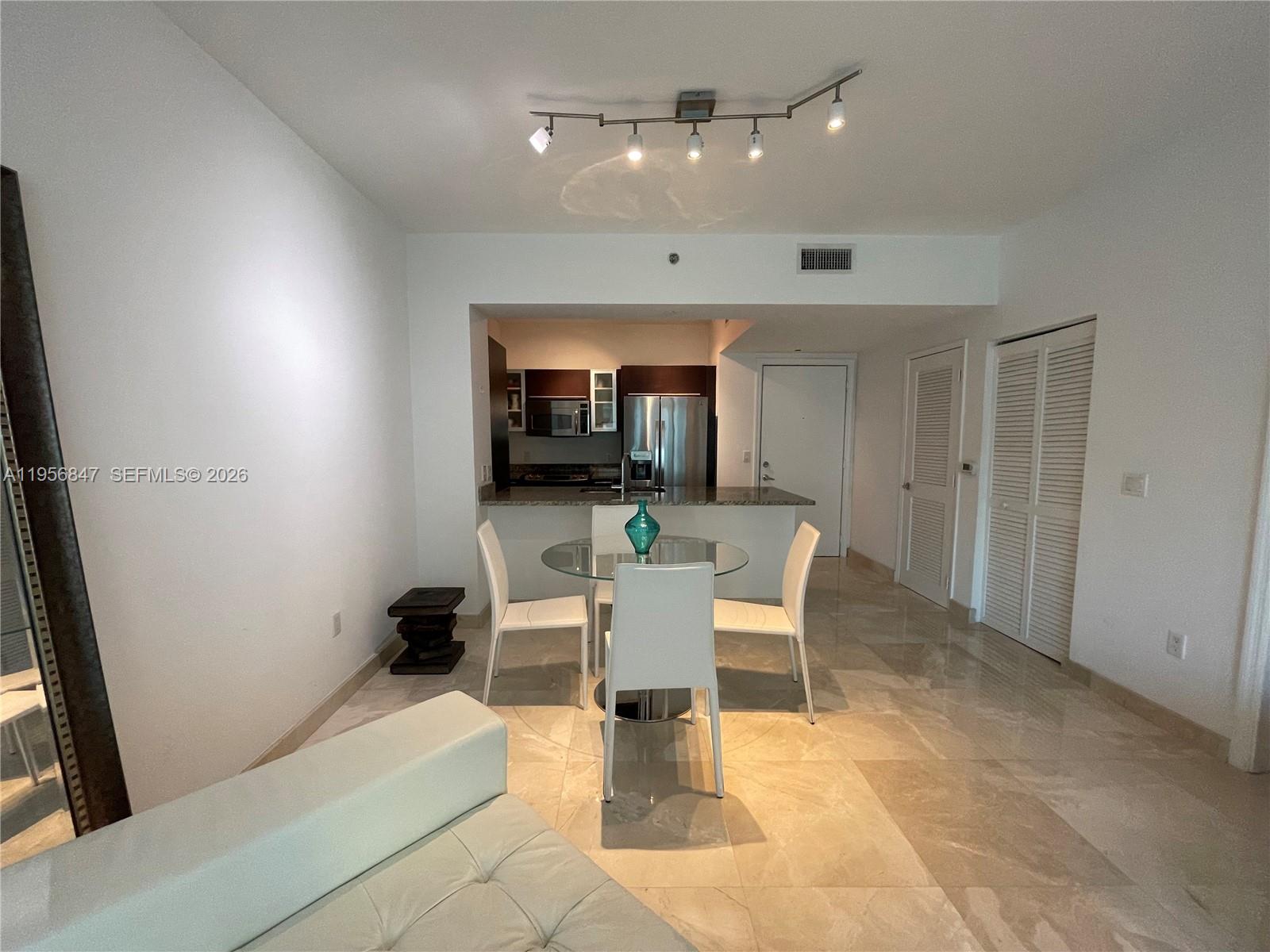 950 Brickell Bay Dr # 1402