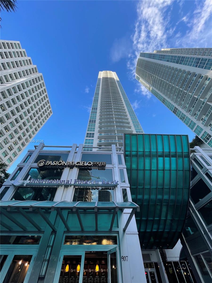 950 Brickell Bay Dr # 1402