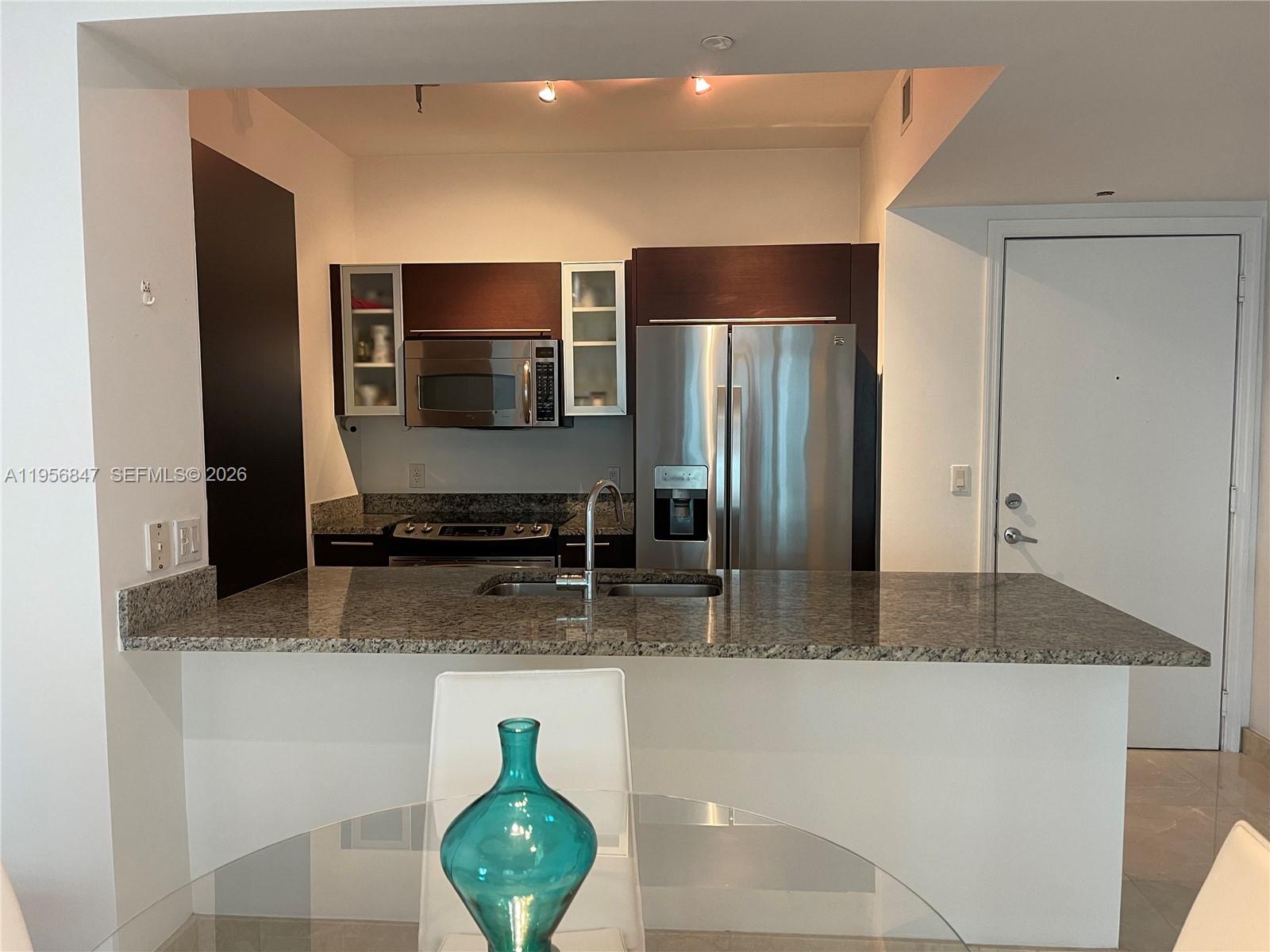 950 Brickell Bay Dr # 1402
