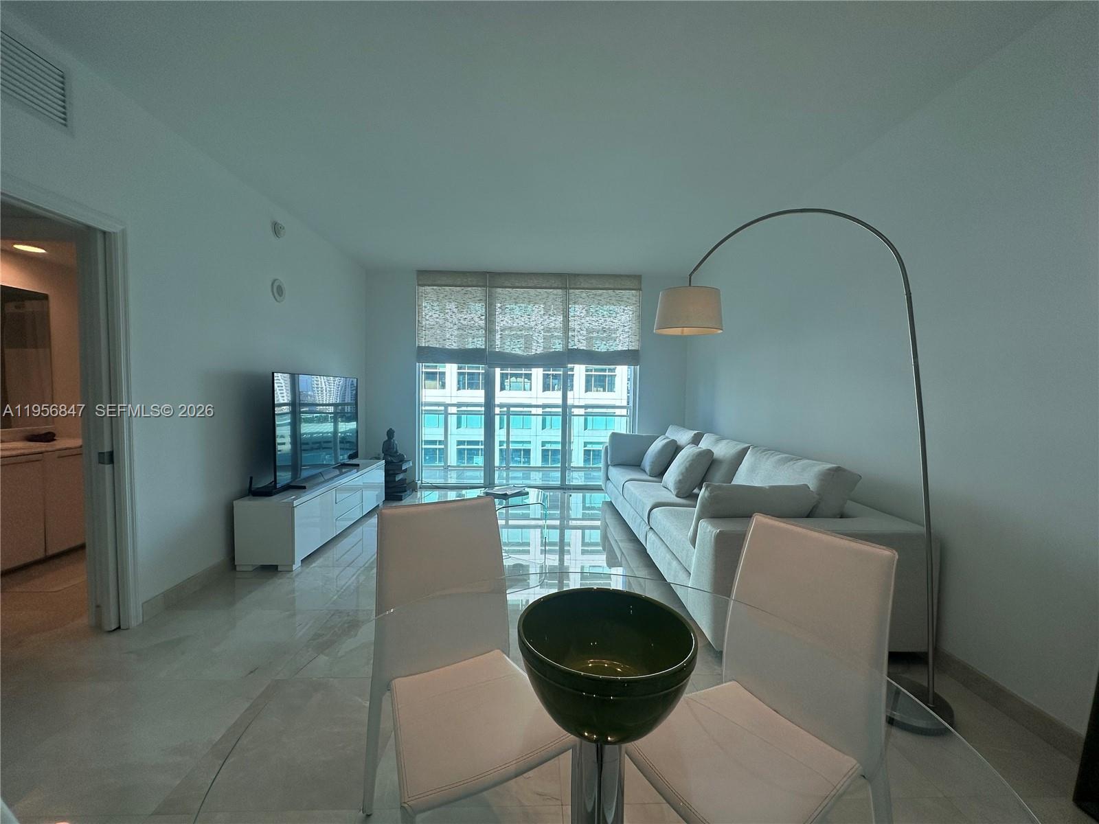 950 Brickell Bay Dr # 1402