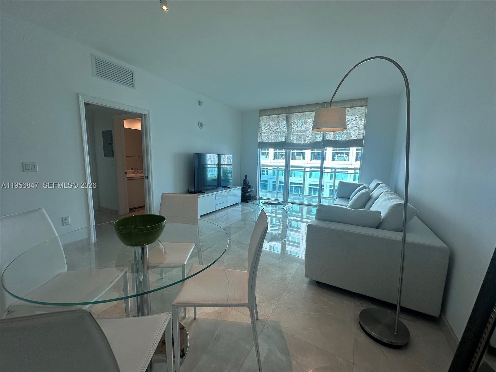 950 Brickell Bay Dr # 1402