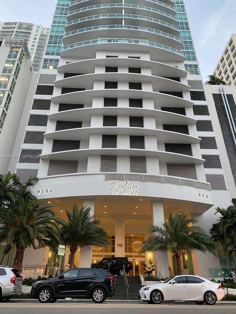 950 Brickell Bay Dr # 4002
