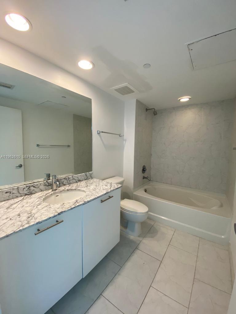 950 Brickell Bay Dr # 4002