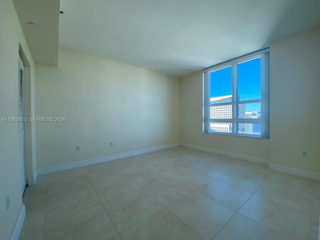 950 Brickell Bay Dr # 4002