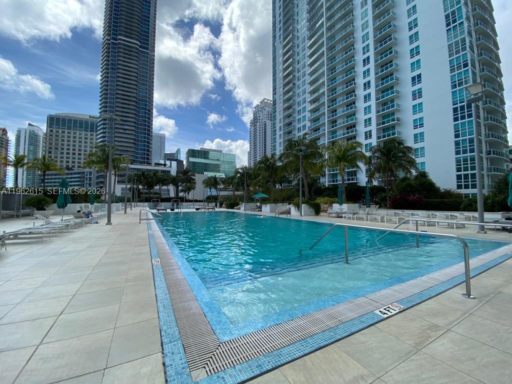 950 Brickell Bay Dr # 4002