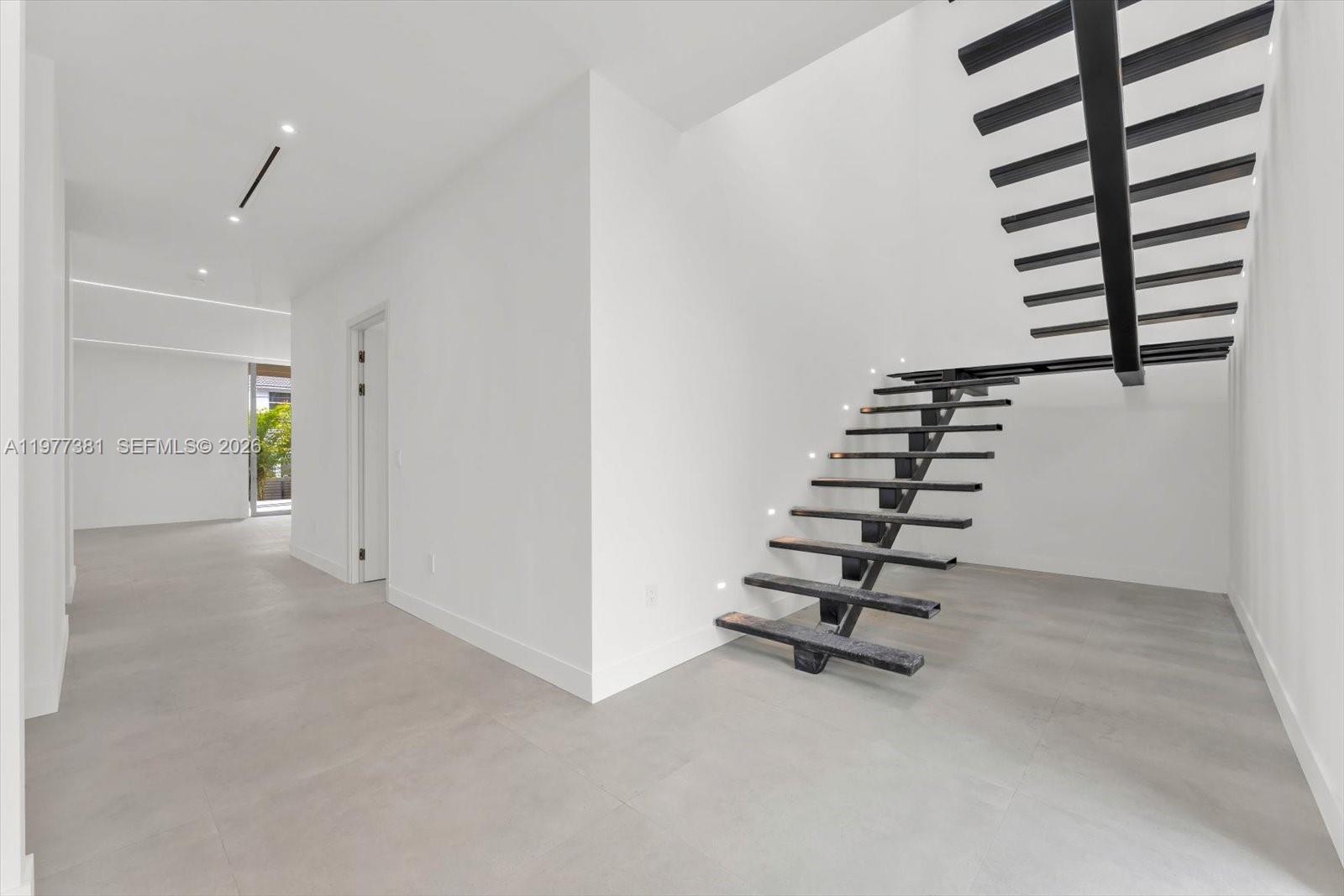 7701 Coquina Dr