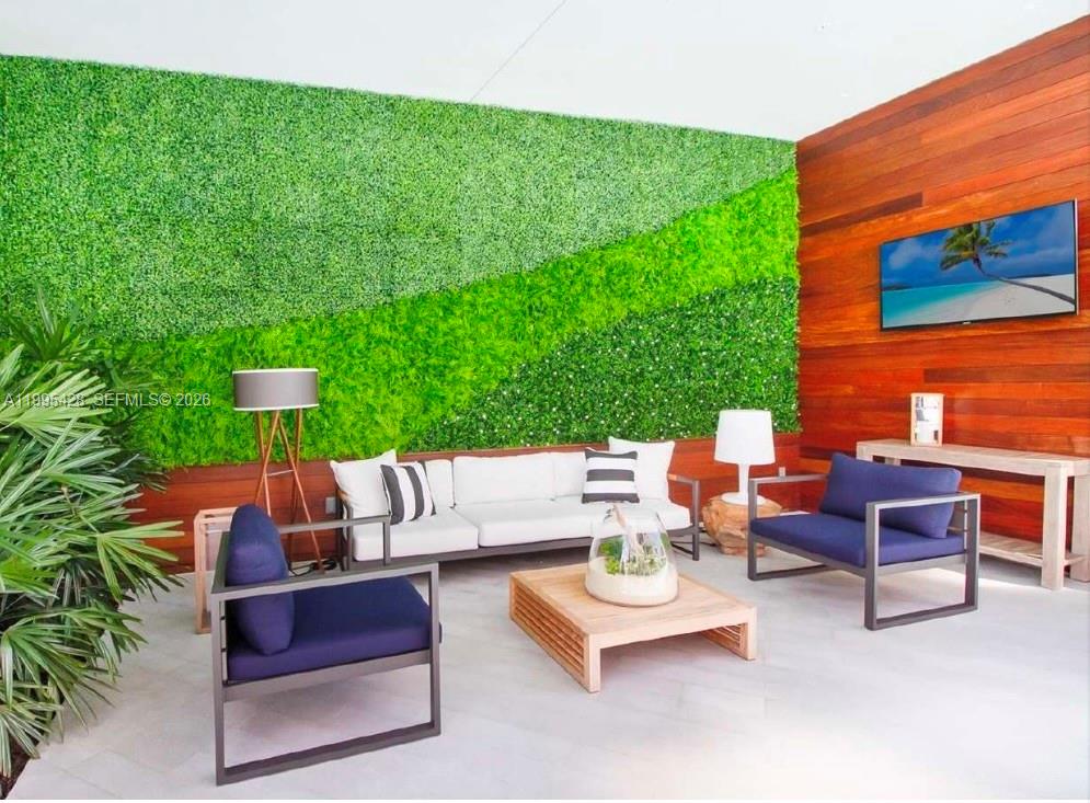 2831 S Bayshore Dr # 406