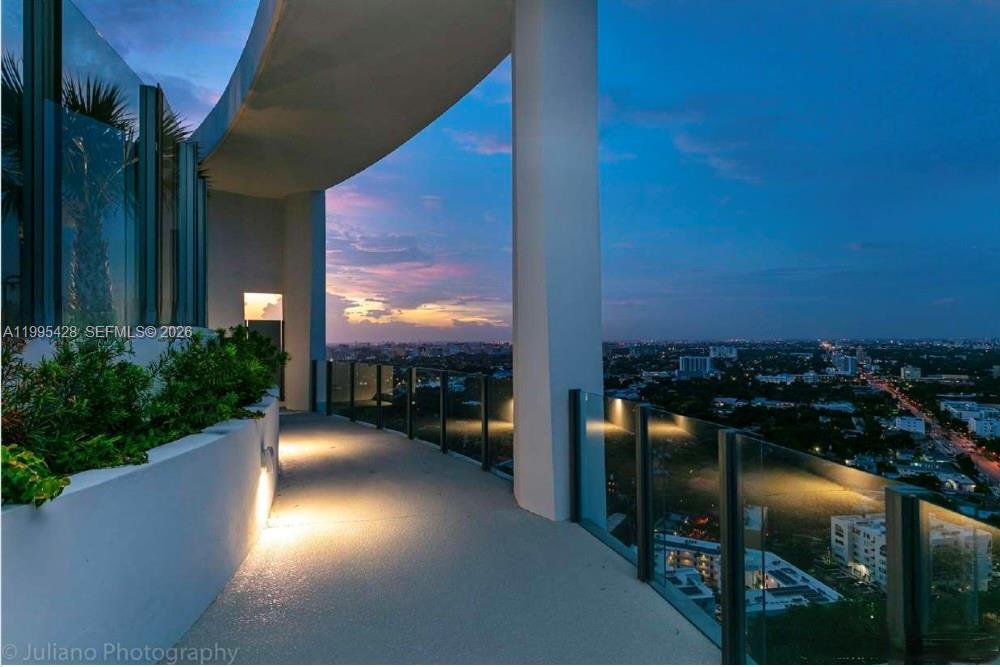 2831 S Bayshore Dr # 406