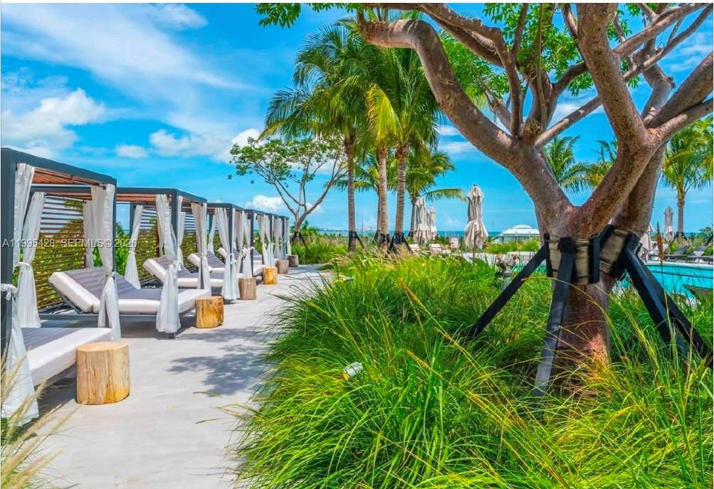 2831 S Bayshore Dr # 406