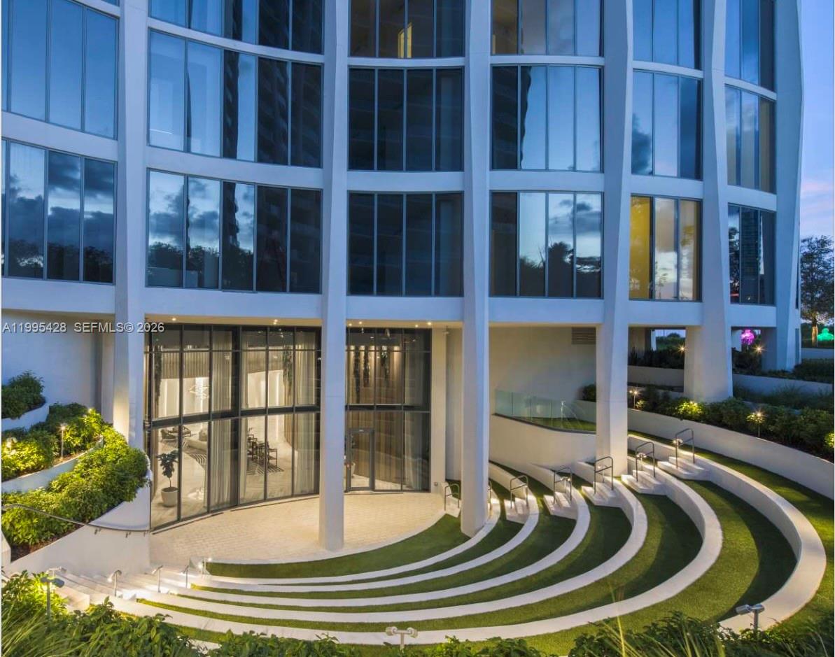 2831 S Bayshore Dr # 406