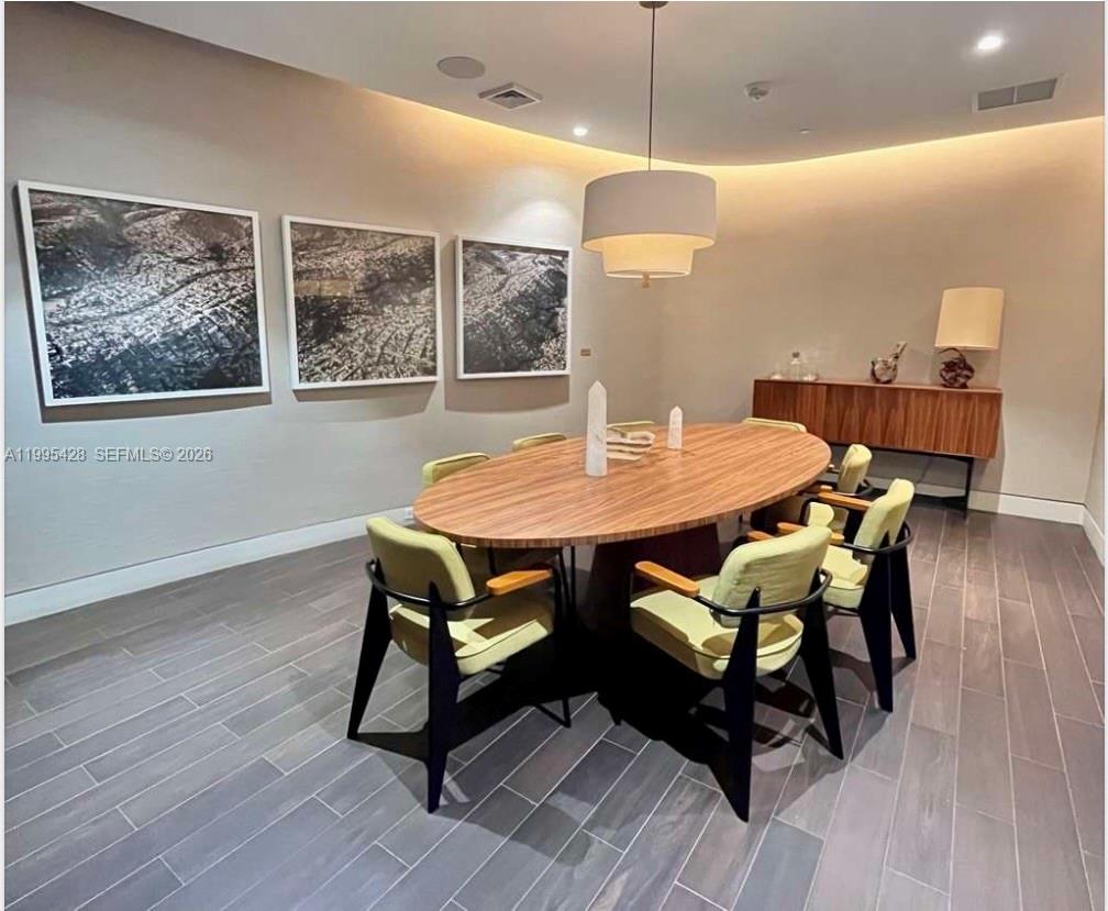 2831 S Bayshore Dr # 406