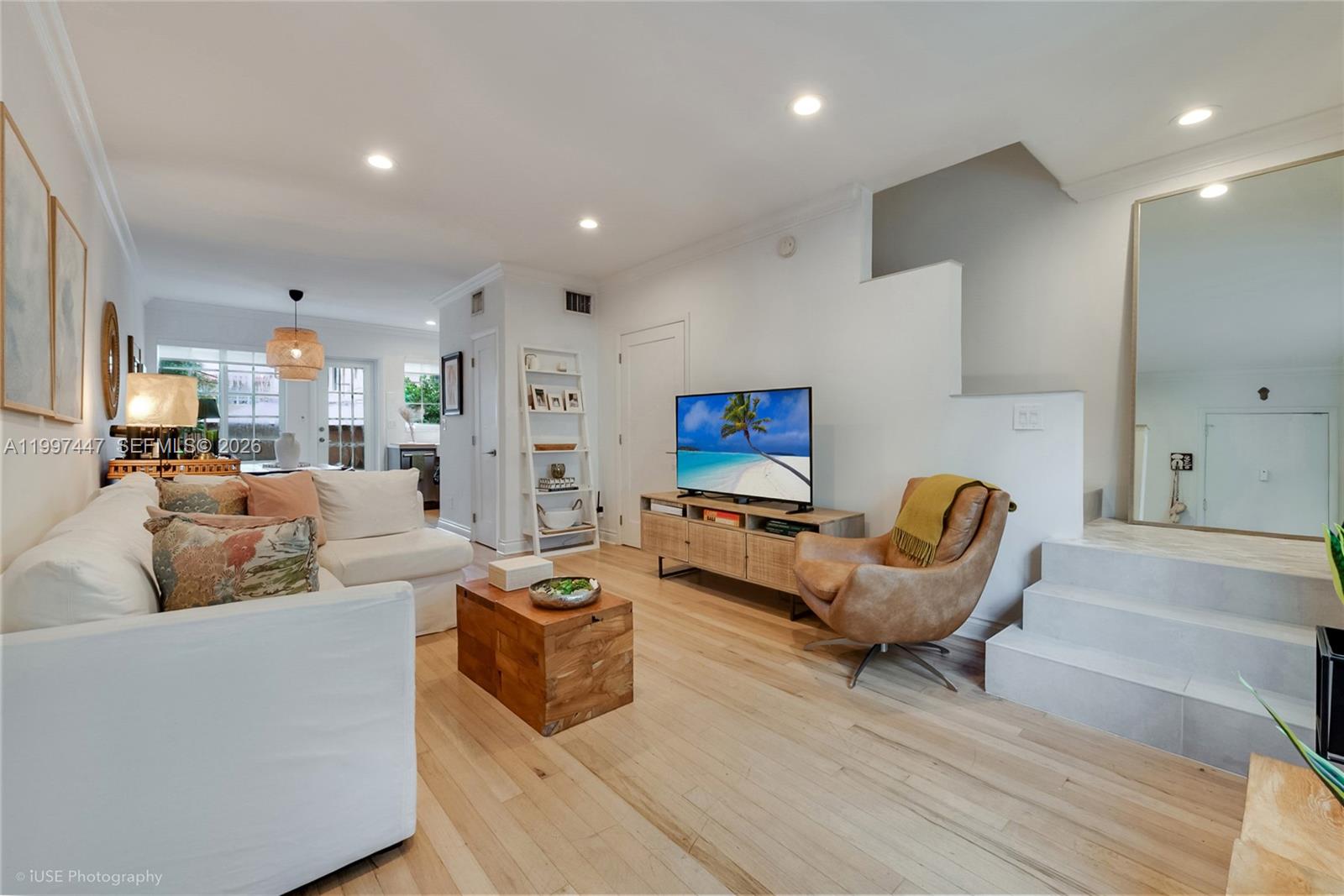 21 Madeira Ave # 12