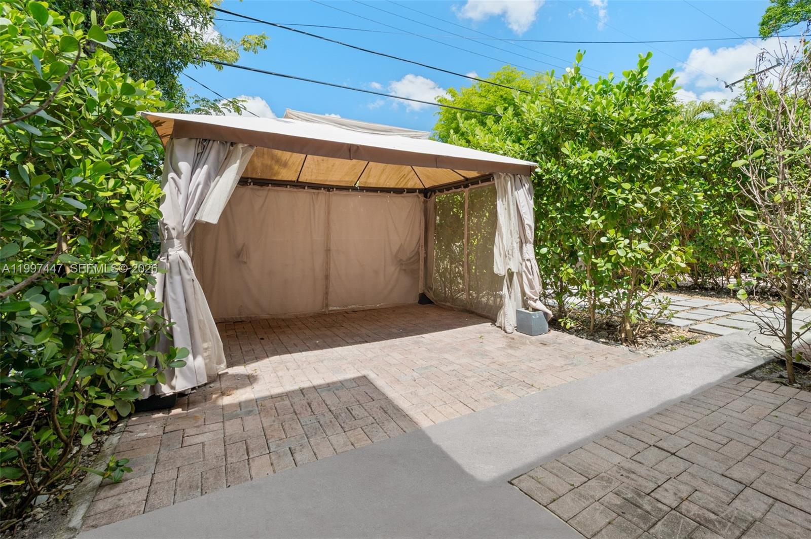 21 Madeira Ave # 12