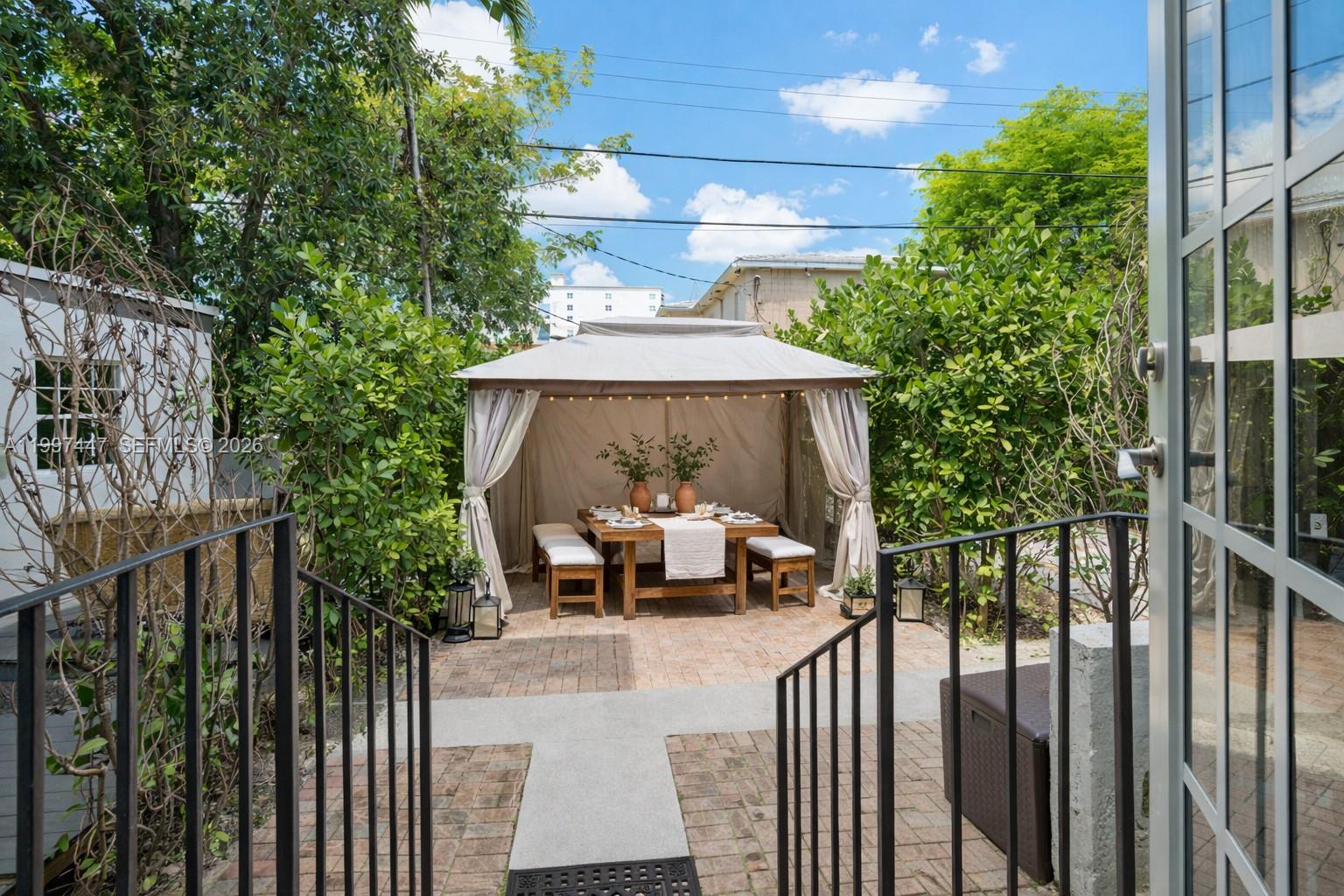 21 Madeira Ave # 12
