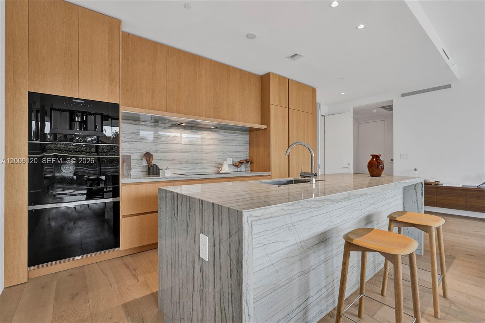 8701 Collins Ave # 304