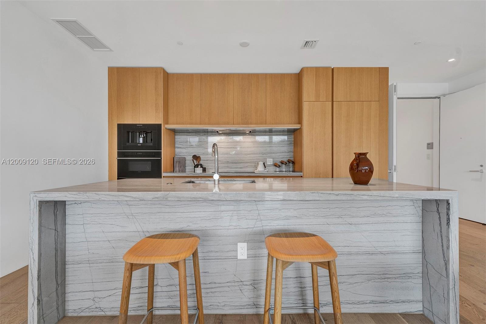8701 Collins Ave # 304