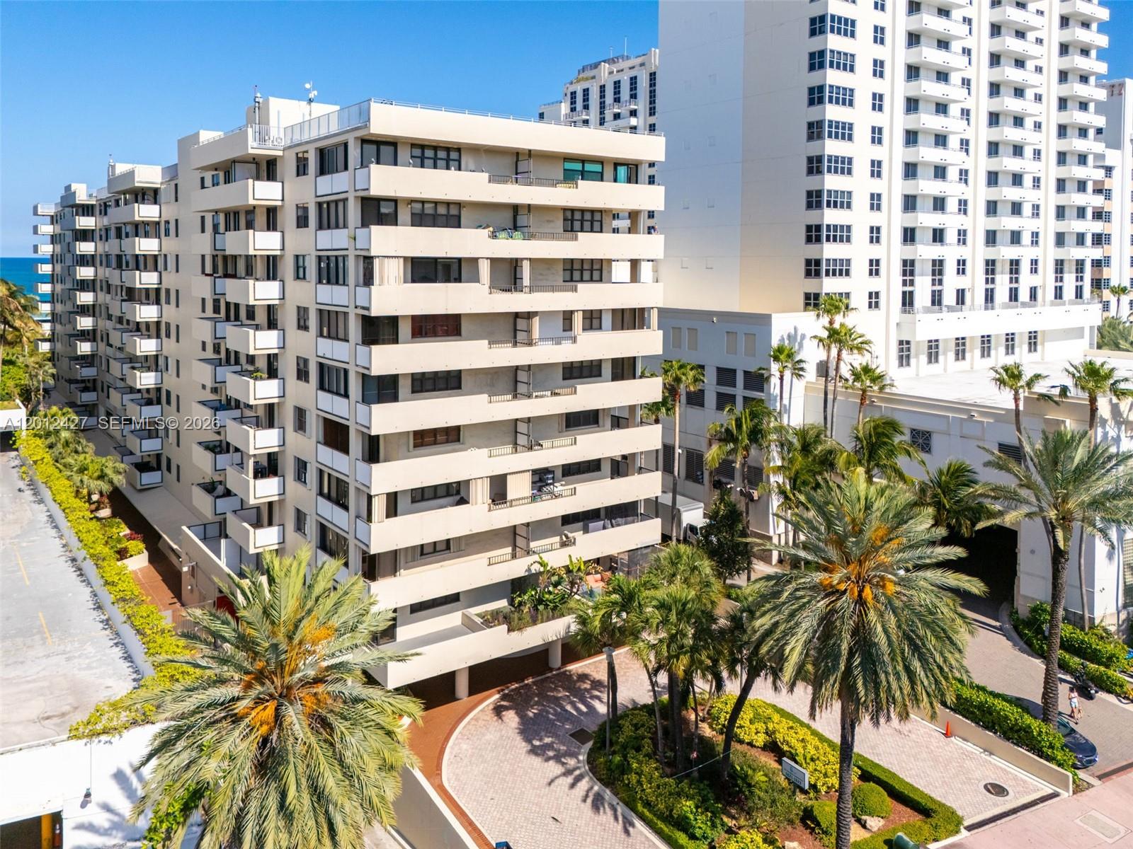1621 Collins Ave Unit: PH1002