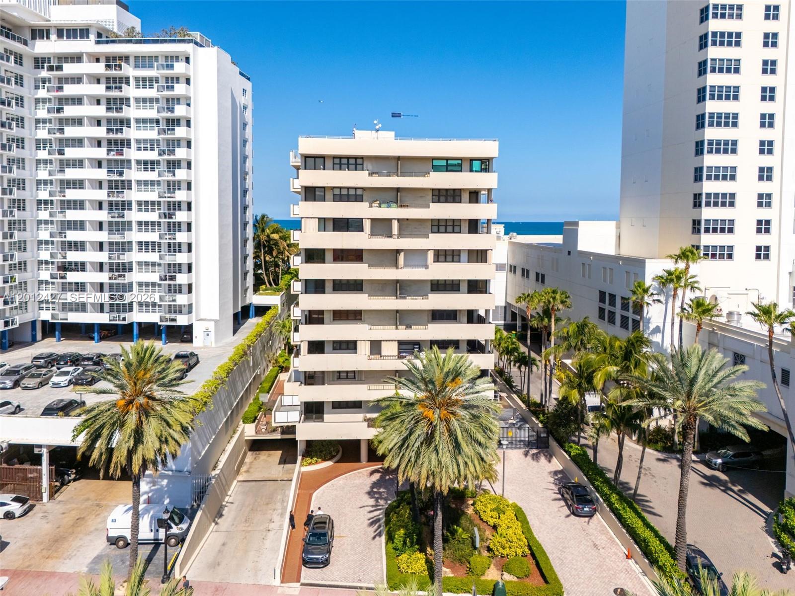1621 Collins Ave Unit: PH1002
