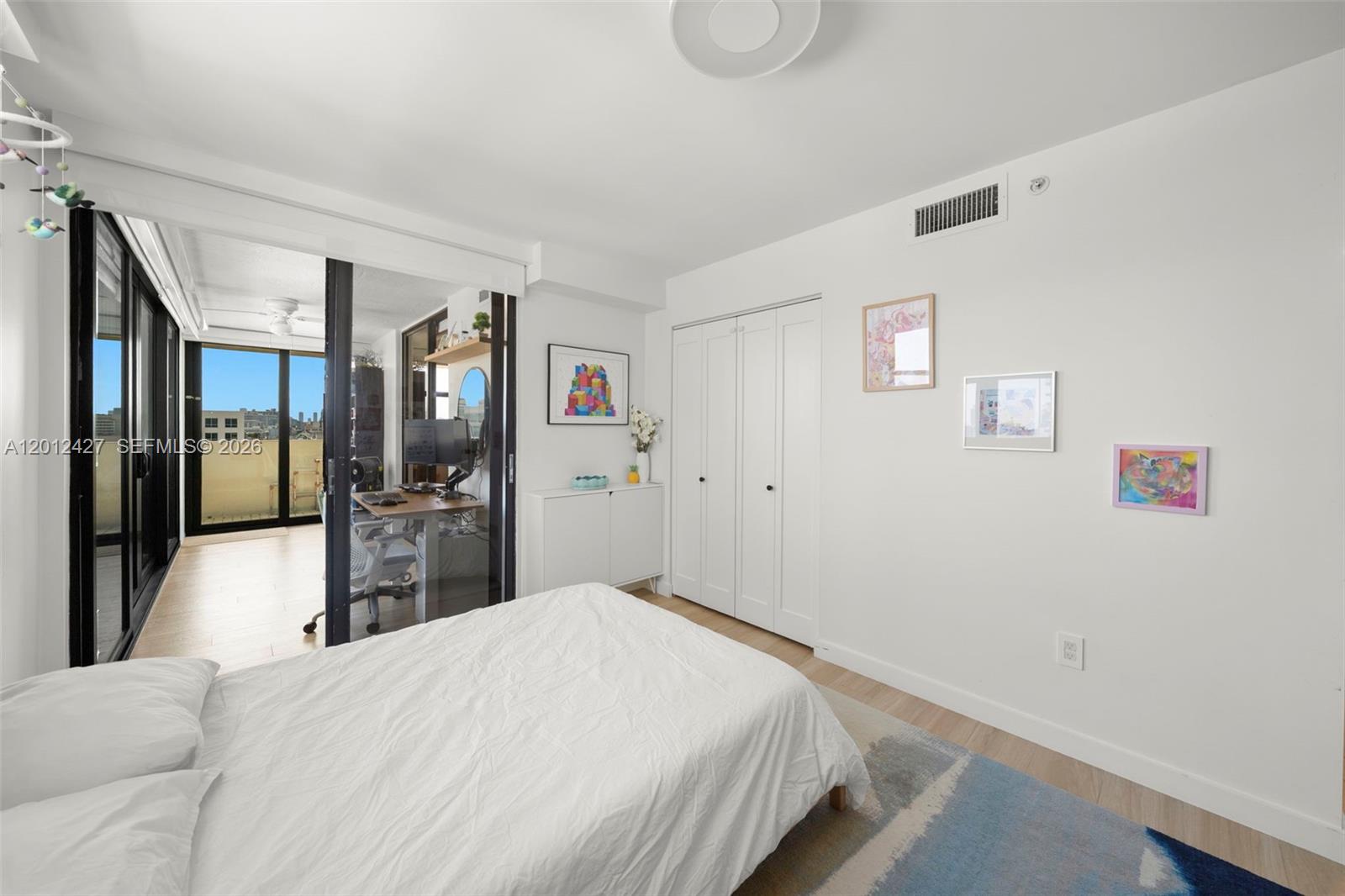 1621 Collins Ave Unit: PH1002