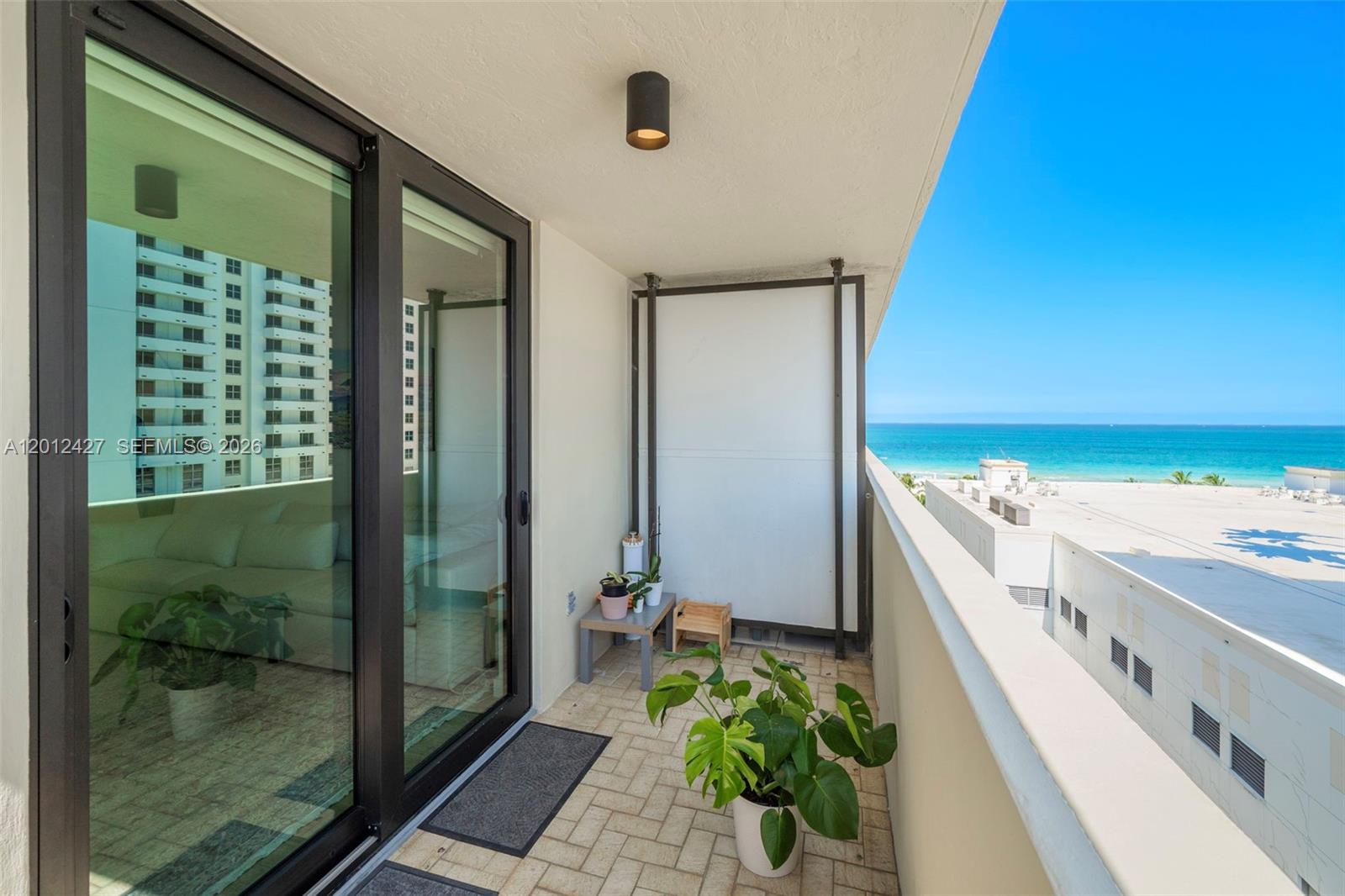 1621 Collins Ave Unit: PH1002