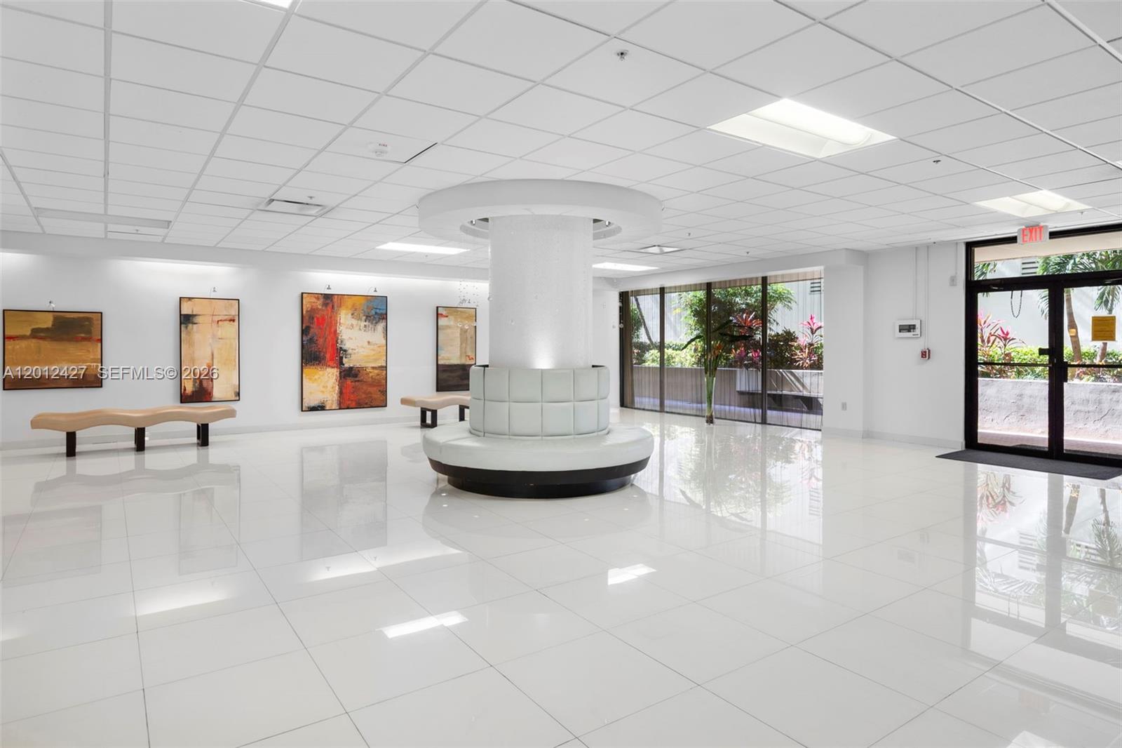 1621 Collins Ave Unit: PH1002