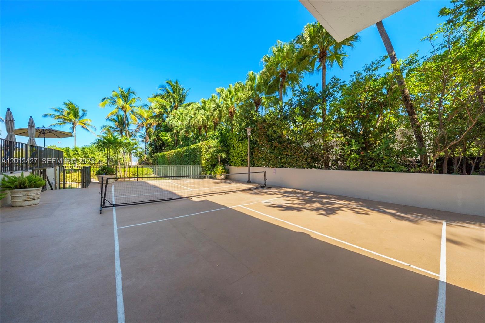1621 Collins Ave Unit: PH1002