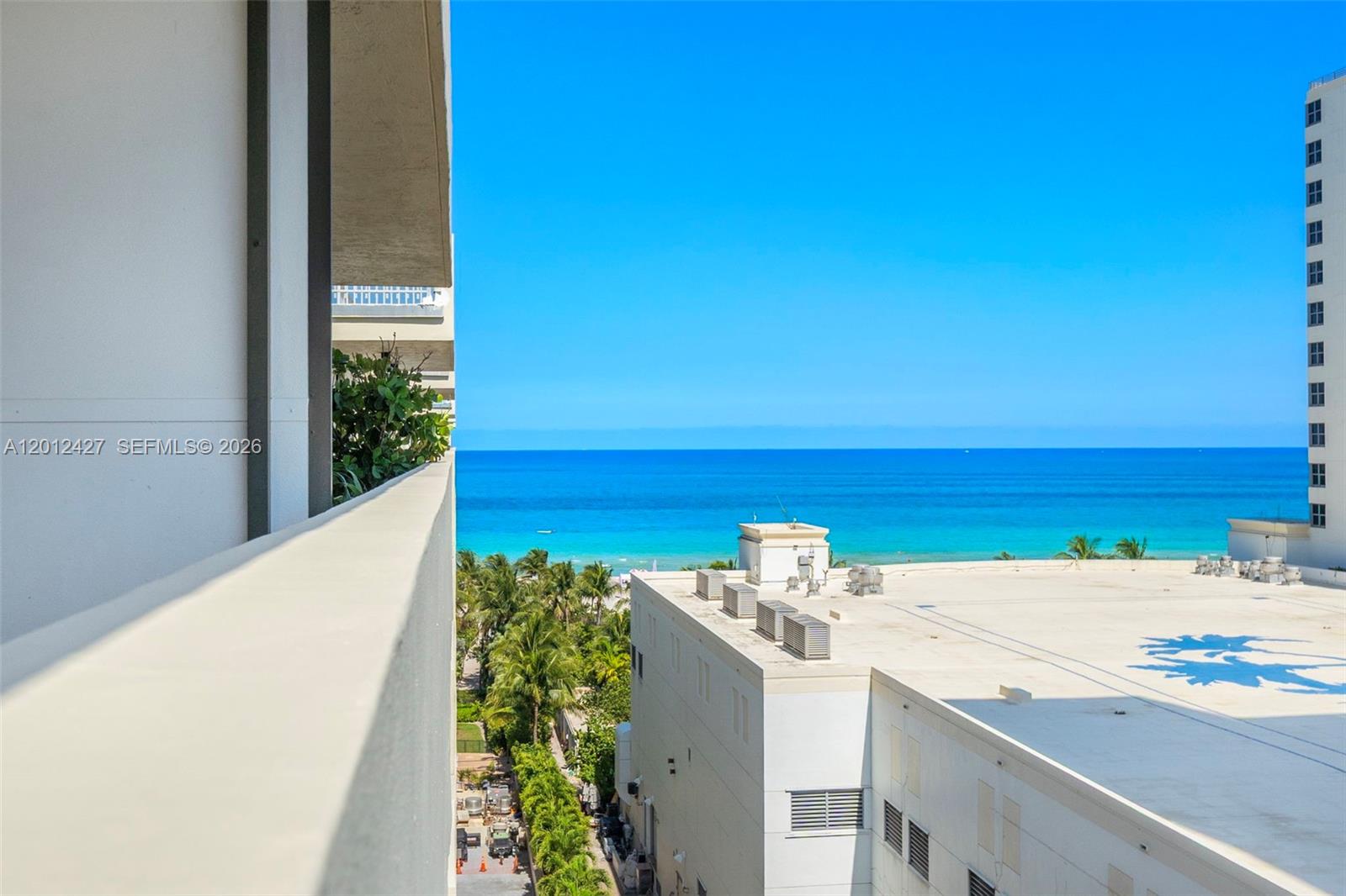1621 Collins Ave Unit: PH1002
