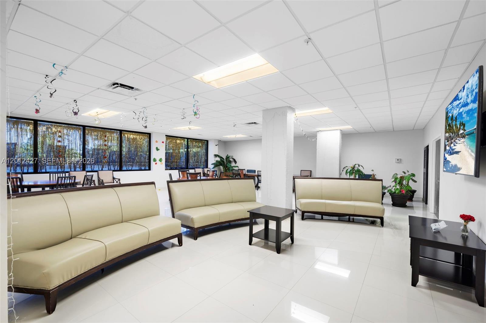 1621 Collins Ave Unit: PH1002