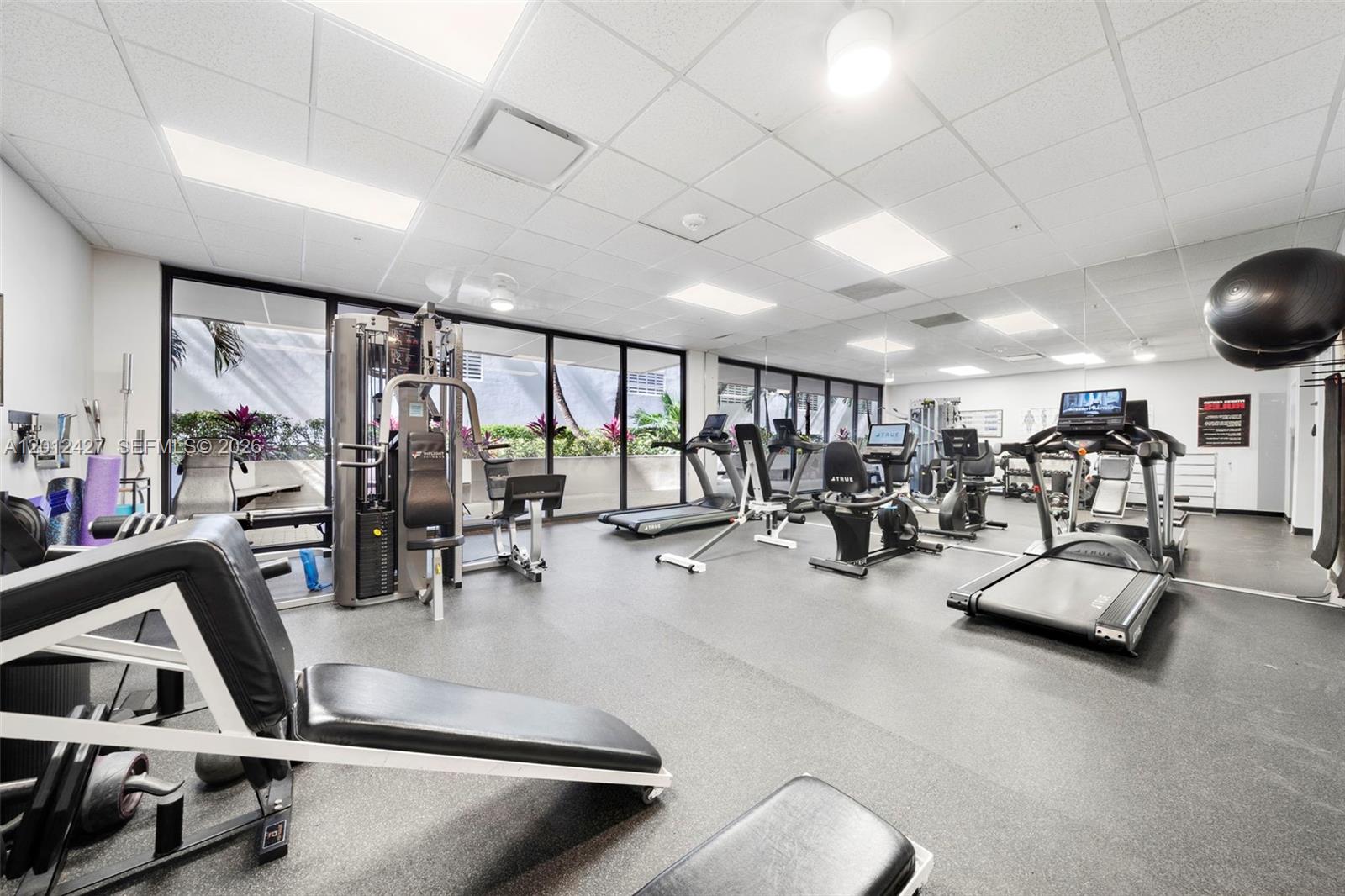 1621 Collins Ave Unit: PH1002