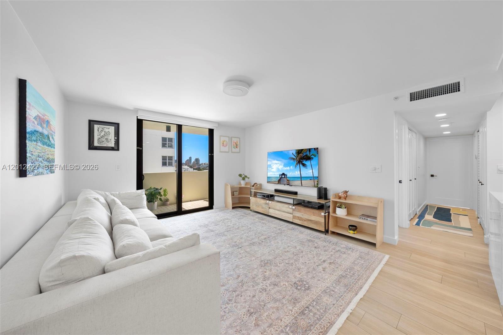 1621 Collins Ave Unit: PH1002