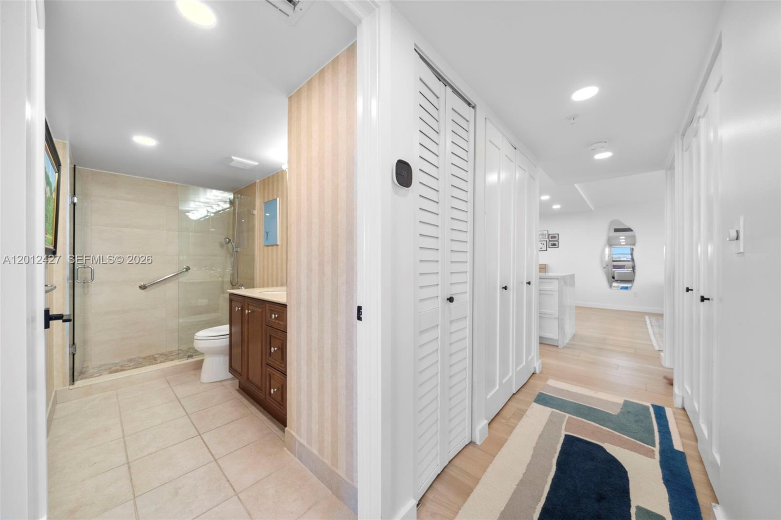 1621 Collins Ave Unit: PH1002