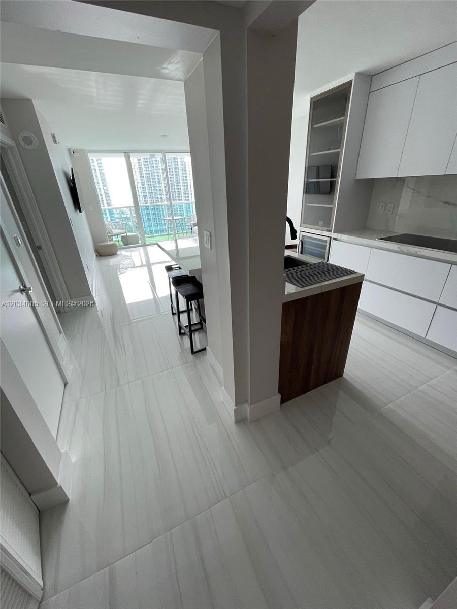 31 SE 5th St # 3103