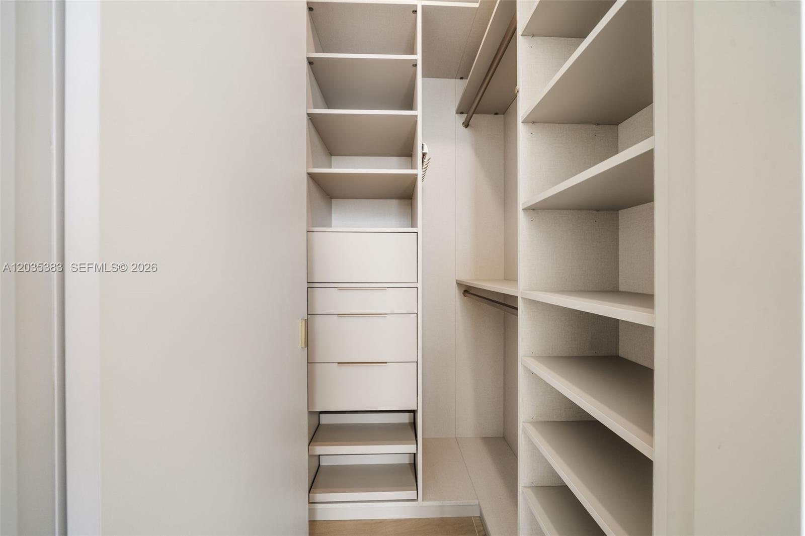 2655 S bayshore drive # 1906