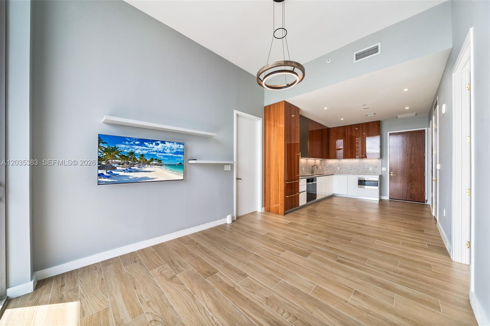 2655 S bayshore drive # 1906