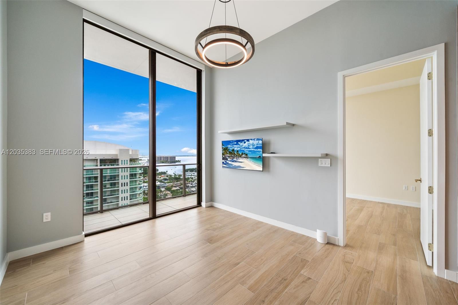 2655 S bayshore drive # 1906