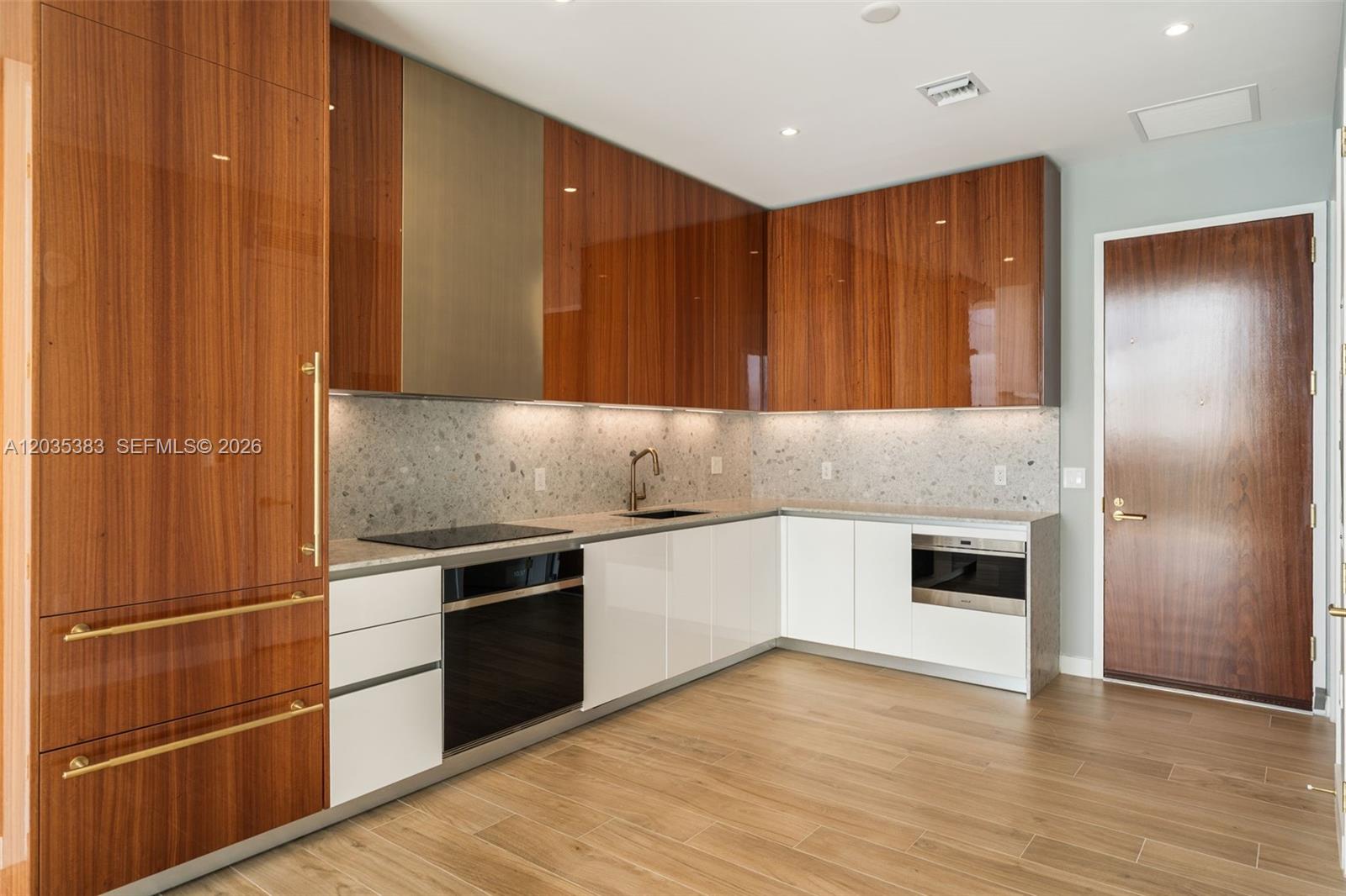 2655 S bayshore drive # 1906