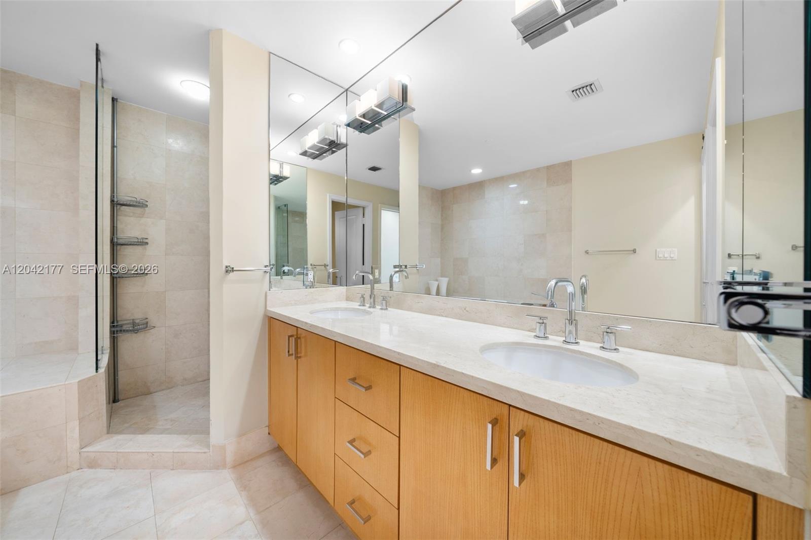 2645 S Bayshore Dr # 601