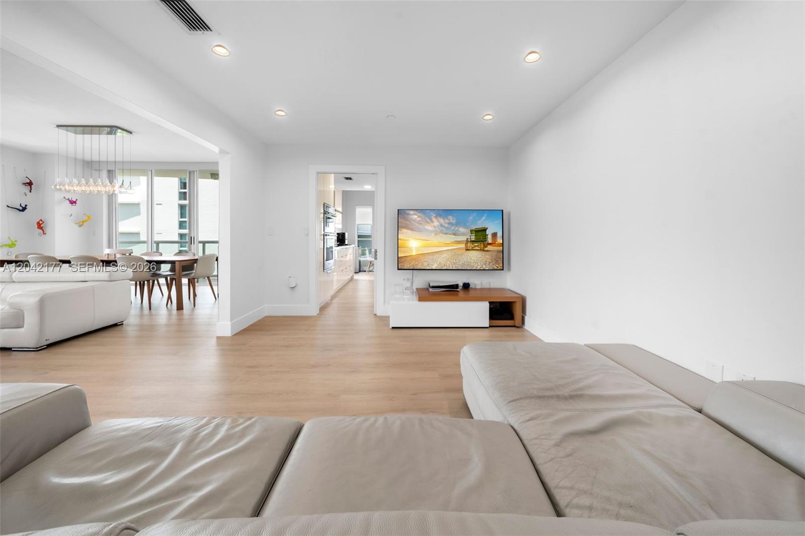 2645 S Bayshore Dr # 601