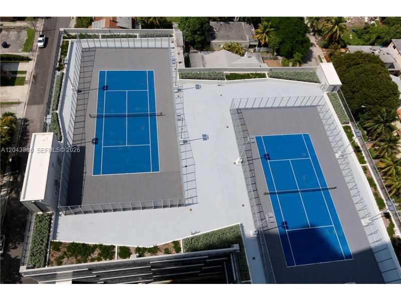 460 NE 28 STREET # 2805