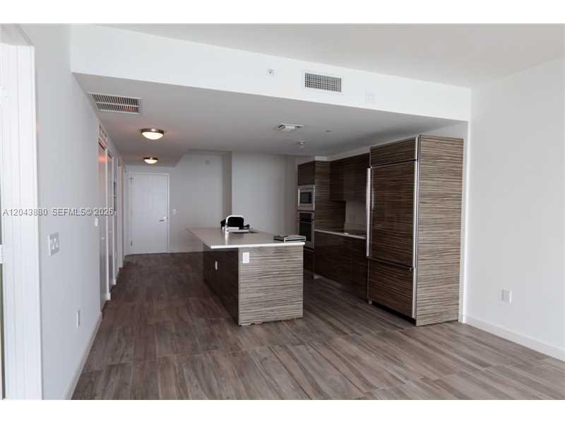 460 NE 28 STREET # 2805