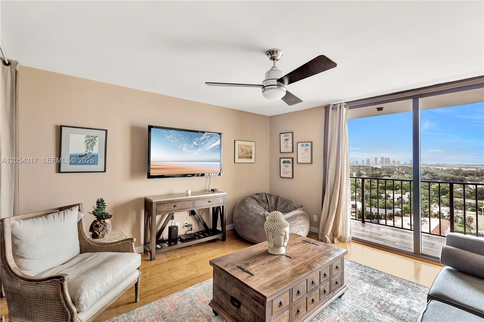 2625 Collins Ave # 1609
