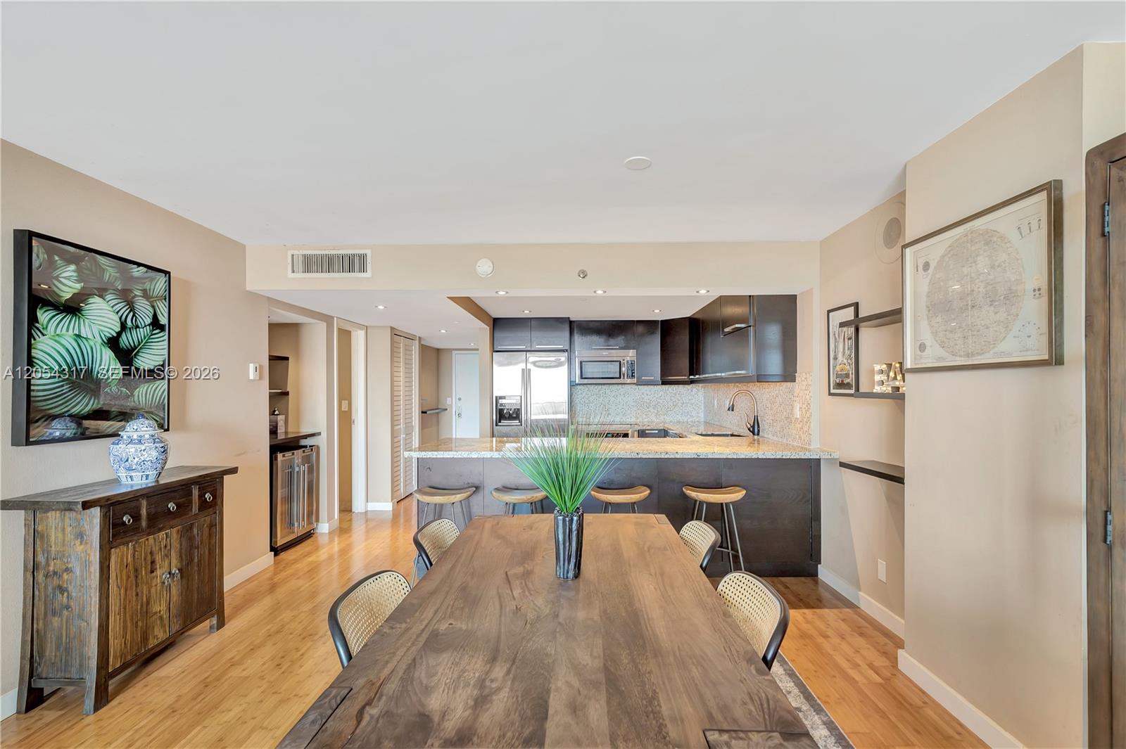 2625 Collins Ave # 1609