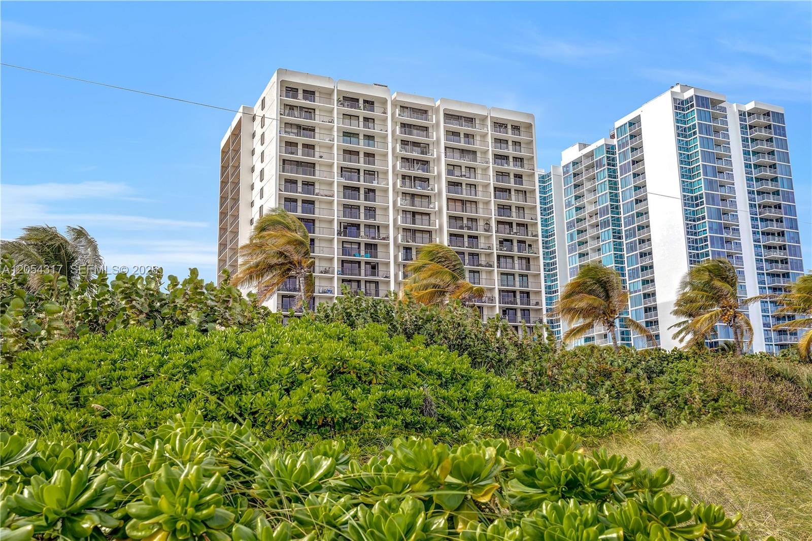 2625 Collins Ave # 1609