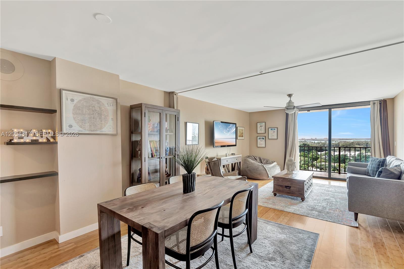 2625 Collins Ave # 1609