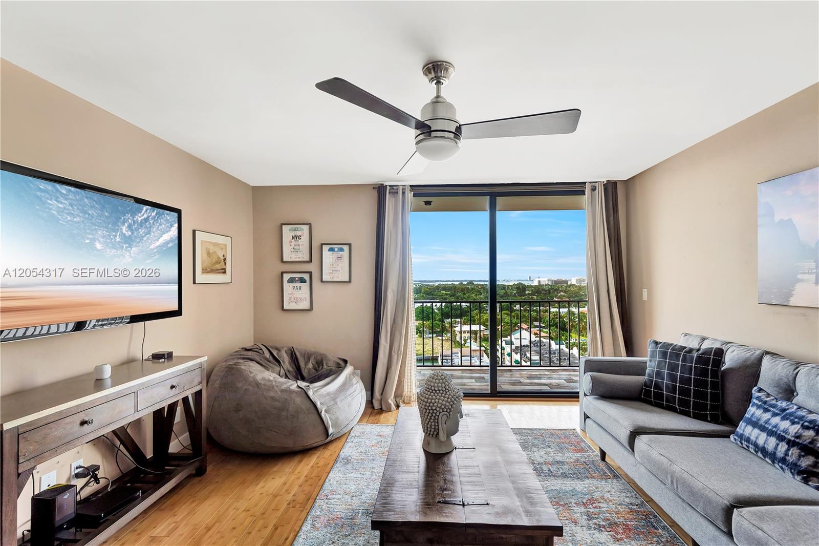 2625 Collins Ave # 1609