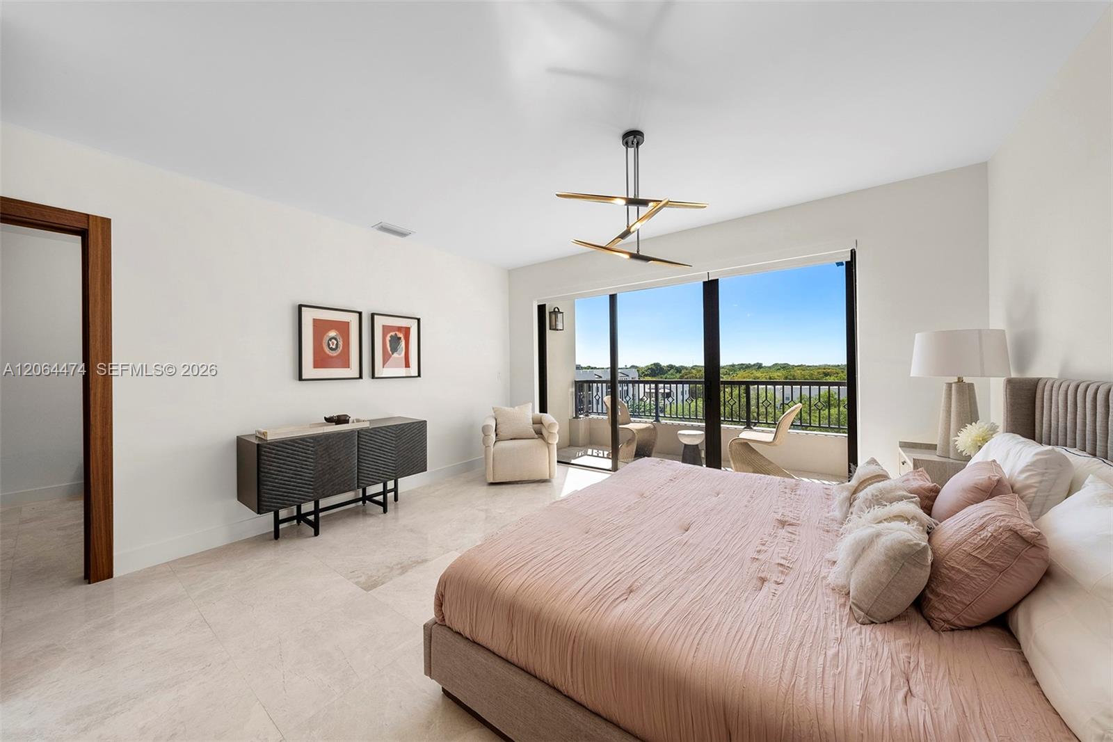 701 Valencia Ave # 401