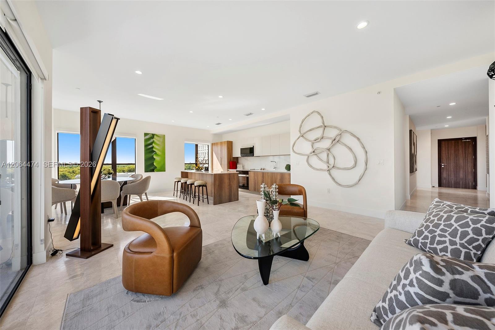 701 Valencia Ave # 401